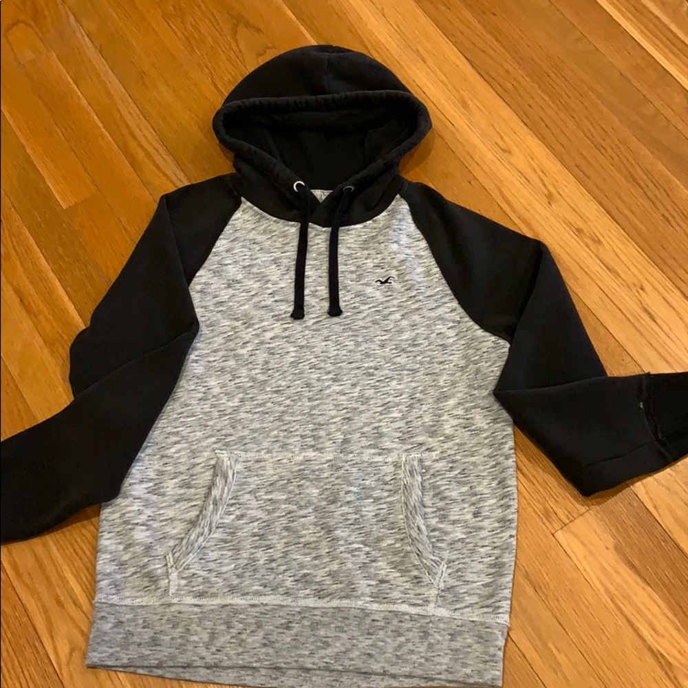 Hollister Men’s Hoodie size Large
